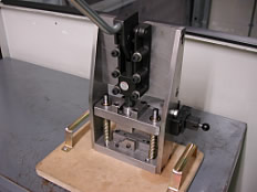 Low cost toggle jigs to complex machine builds