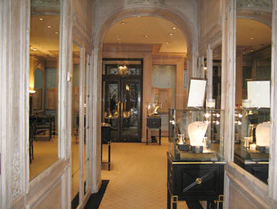 Storefit: shopfitting for shops, restaurants, retail outlets, hotels and offices.