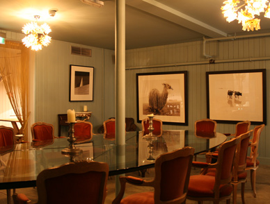 Storefit: shopfitting for shops, restaurants, retail outlets, hotels and offices.